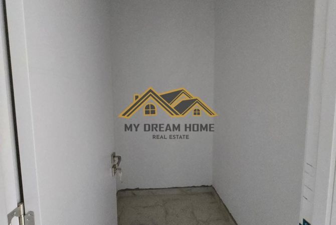 Shtepi ne shitje Apartament ne Durres, 1+1, Mobilimi Bosh, pa mobiluar, Pagesa 223,000  Euro.