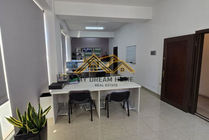 Ambiente Commerciale in Vendita 3+1 a Durazzo - 95,000 Euro