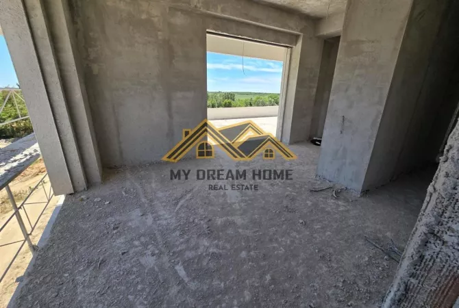 Shtepi ne shitje Apartament ne Durres, 1+1, Mobilimi Bosh, pa mobiluar, Pagesa 201,390  Euro.