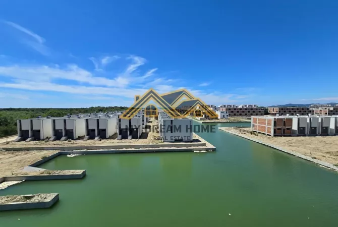 Shtepi ne shitje Apartament ne Durres, 1+1, Mobilimi Bosh, pa mobiluar, Pagesa 201,390  Euro.