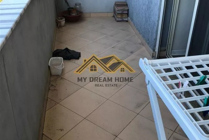 Shtepi ne shitje Apartament ne Durres, 2+1, Mobilimi E mobiluar, Pagesa 170,000  Euro.