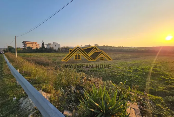 Truall ose Toke  ne Durres - 220,000 Euro