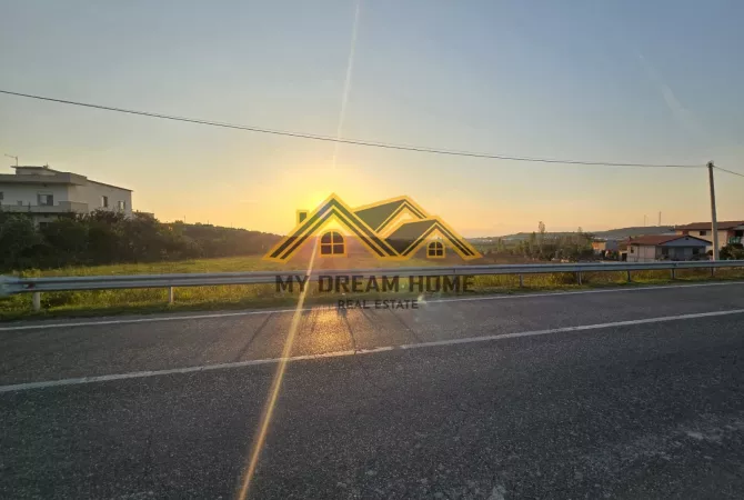 Toke per Shitje ne Manez Buze Rruge !