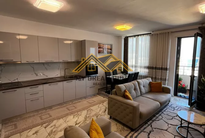 Shtepi ne shitje Apartament ne Durres, 3+1, Mobilimi E mobiluar, Pagesa 320,000  Euro.