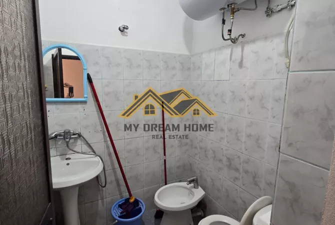 Shtepi ne shitje Apartament ne Durres, 1+1, Mobilimi Pjeserisht e mobiluar, Pagesa 70,000  Euro.