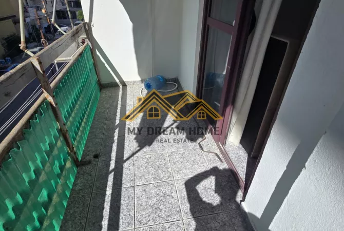 Shtepi ne shitje Apartament ne Durres, 1+1, Mobilimi Pjeserisht e mobiluar, Pagesa 70,000  Euro.