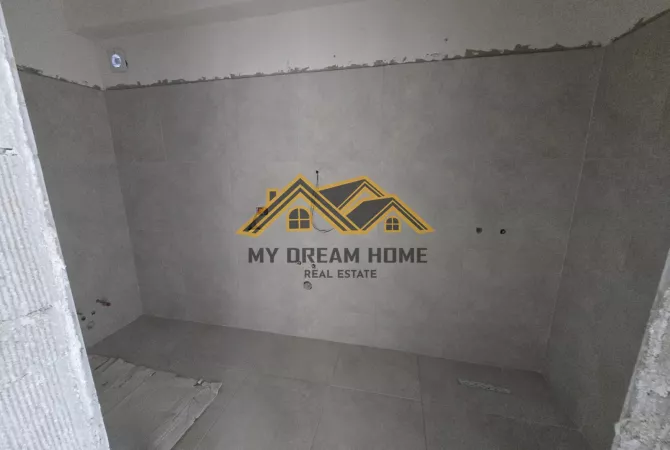 Shtepi ne shitje Apartament ne Durres, 1+1, Mobilimi Bosh, pa mobiluar, Pagesa 88,000  Euro.