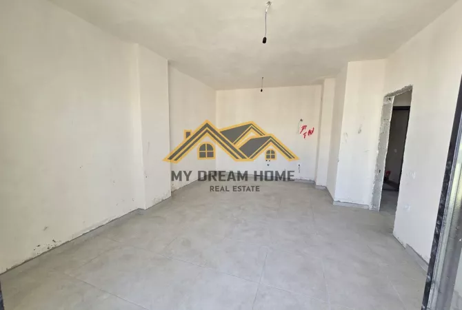 Shtepi ne shitje Apartament ne Durres, 1+1, Mobilimi Bosh, pa mobiluar, Pagesa 88,000  Euro.