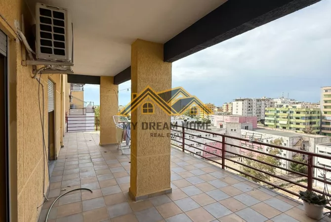 Shtepi ne shitje Apartament ne Durres, 2+1, Mobilimi Pjeserisht e mobiluar, Pagesa 165,000  Euro.