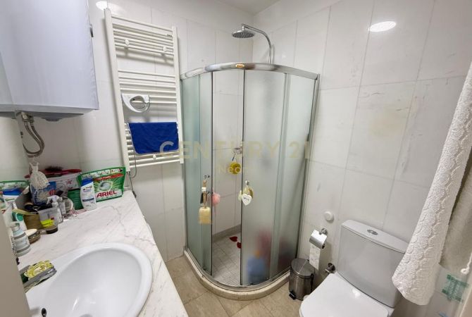 Shtepi ne shitje Apartament ne Tirane, 2+1, Mobilimi E mobiluar, Pagesa 130,000  Euro.