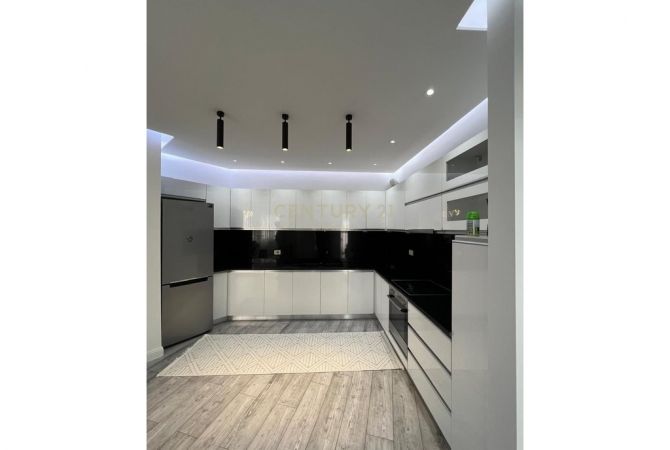 Shtepi ne shitje Apartament ne Tirane, 2+1, Mobilimi E mobiluar, Pagesa 130,000  Euro.