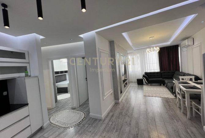 Shtepi ne shitje Apartament ne Tirane, 2+1, Mobilimi E mobiluar, Pagesa 130,000  Euro.