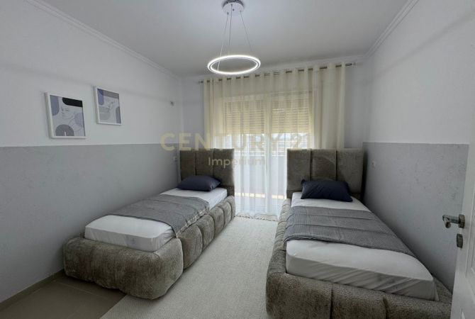 Shtepi ne shitje Apartament ne Tirane, 2+1, Mobilimi E mobiluar, Pagesa 163,000  Euro.