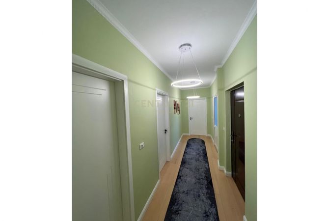 Shtepi ne shitje Apartament ne Tirane, 2+1, Mobilimi E mobiluar, Pagesa 145,000  Euro.