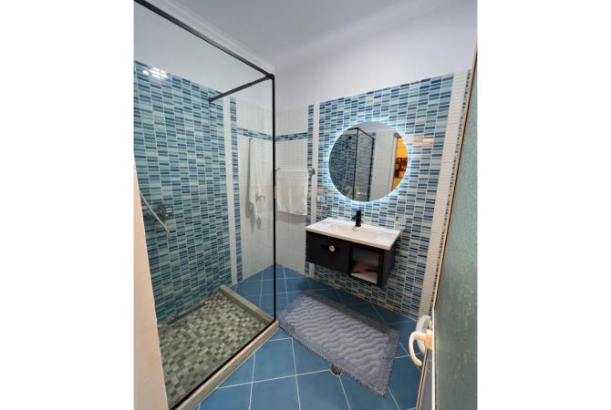 Shtepi ne shitje Apartament ne Tirane, 2+1, Mobilimi E mobiluar, Pagesa 145,000  Euro.