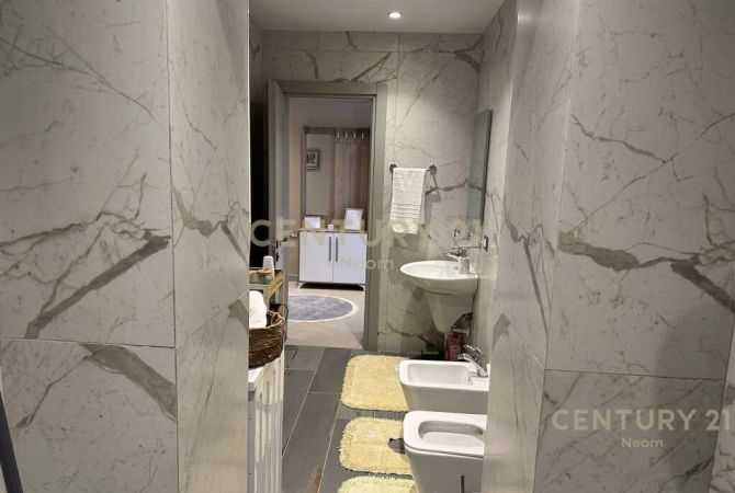 Shtepi me qera 2+1 ne Tirane - 650 Euro