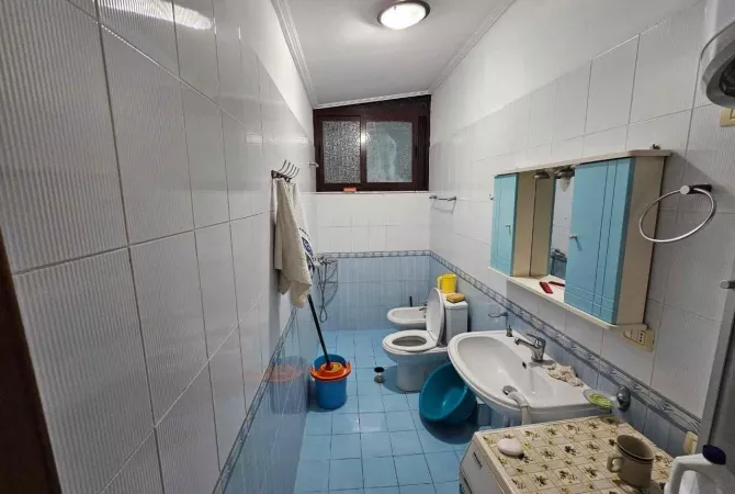 Shtepi me qera Shtepi Private ne Tirane, 2+1, Mobilimi E mobiluar, Pagesa 55,000  Leke.