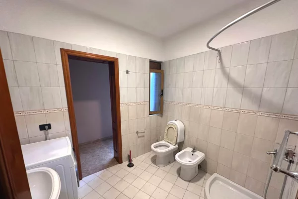 Shtepi me qera Apartament ne Tirane, 1+1, Mobilimi E mobiluar, Pagesa 45,000  Leke.