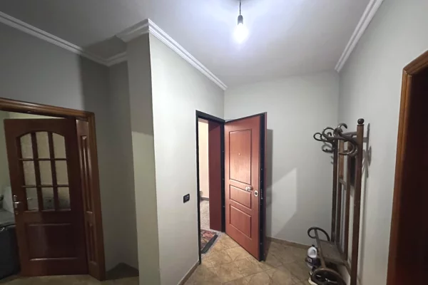 Shtepi me qera Apartament ne Tirane, 1+1, Mobilimi E mobiluar, Pagesa 45,000  Leke.