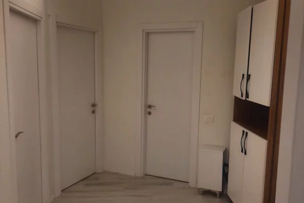 Shtepi me qera Apartament ne Tirane, 2+1, Mobilimi E mobiluar, Pagesa 750  Euro.