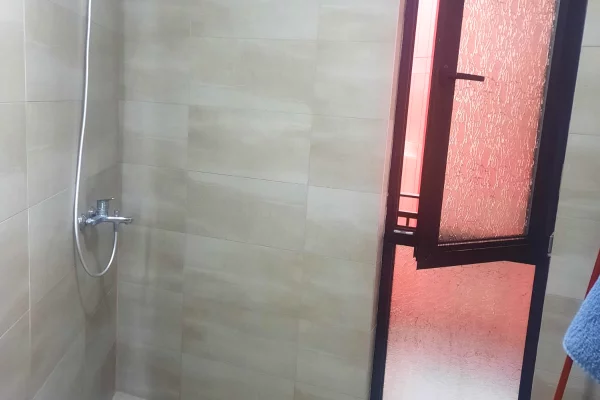 Shtepi me qera Apartament ne Tirane, 2+1, Mobilimi E mobiluar, Pagesa 750  Euro.