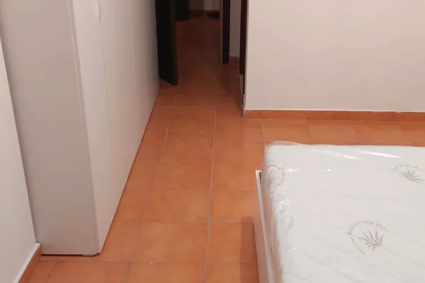 Shtepi me qera Apartament ne Tirane, 2+1, Mobilimi E mobiluar, Pagesa 45,000  Leke.