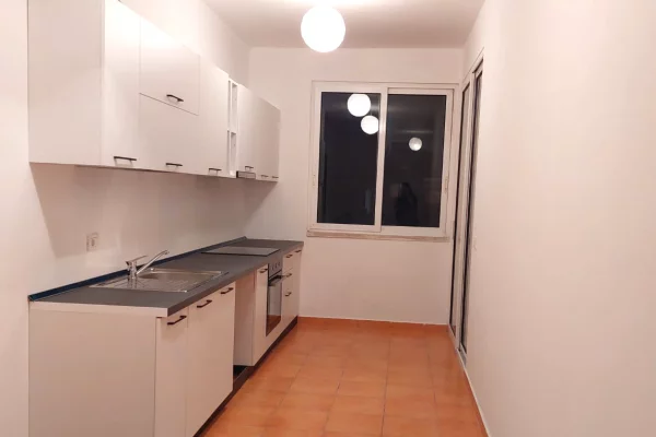 Shtepi me qera Apartament ne Tirane, 2+1, Mobilimi E mobiluar, Pagesa 45,000  Leke.