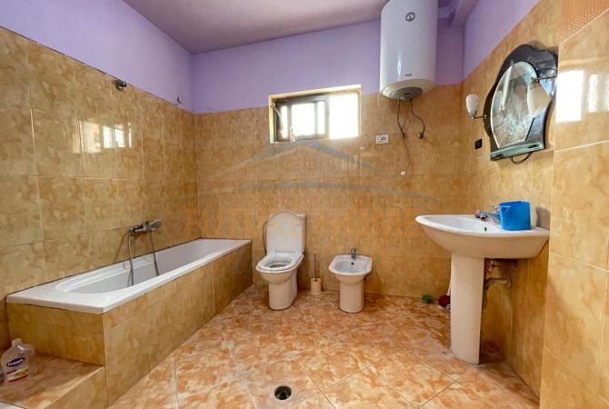 Shtepi me qera 1+1 ne Tirane - 400 Euro