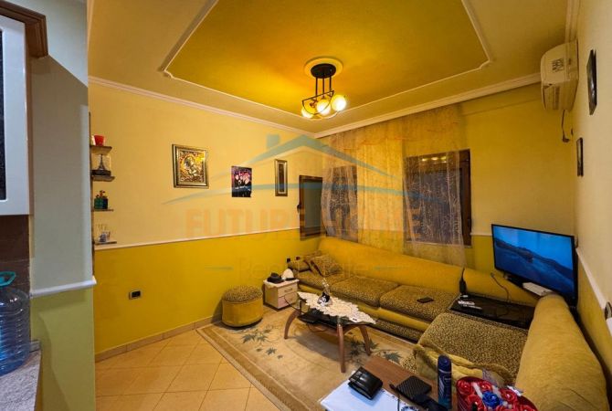 Shtepi ne shitje Apartament ne Tirane, 1+1, Mobilimi E mobiluar, Pagesa 96,300  Euro.