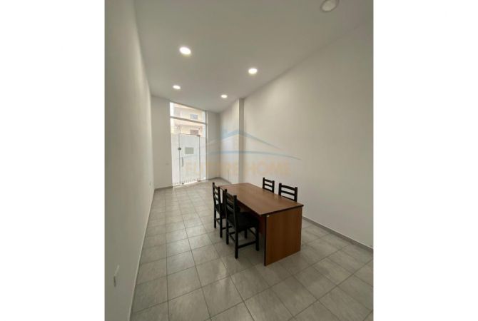 Ambjent biznesi me qera 1+1 ne Tirane - 250 Euro