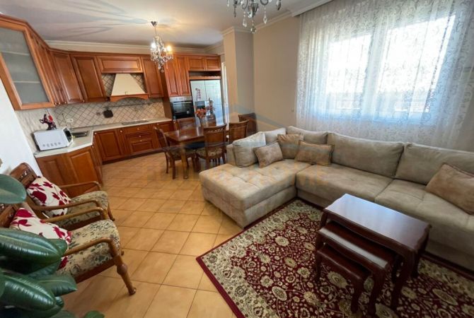 Shtepi me qera 2+1 ne Tirane - 1,200 Euro