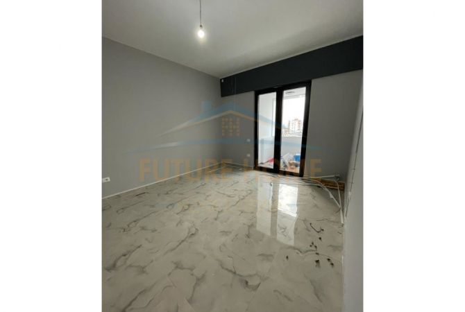 Shtepi me qera 2+1 ne Tirane - 920 Euro
