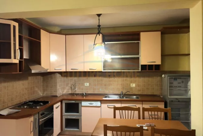 Shtepi me qera 1+1 ne Tirane - 500 Euro