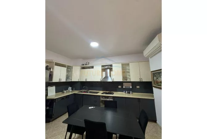 Shtepi me qera 2+1 ne Tirane - 750 Euro
