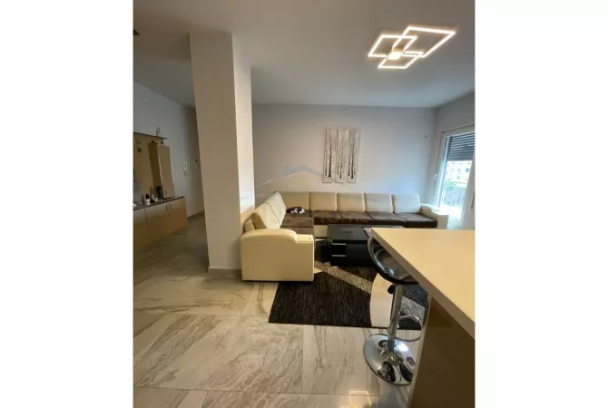 Shtepi me qera 3+1 ne Tirane - 1,000 Euro