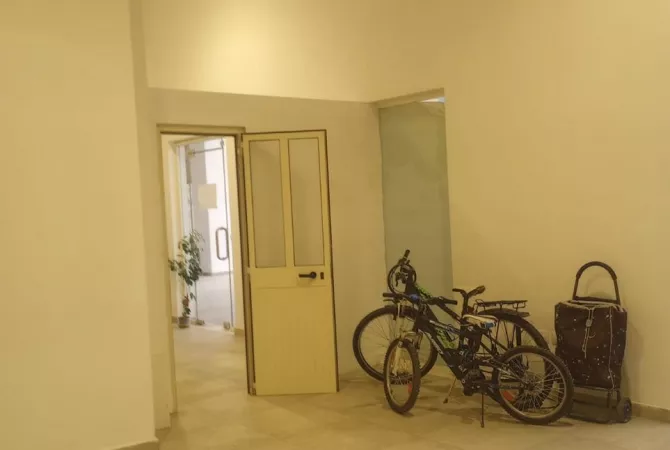 Ambient biznesi me qera 3+1 ne Tirane - 600 Euro