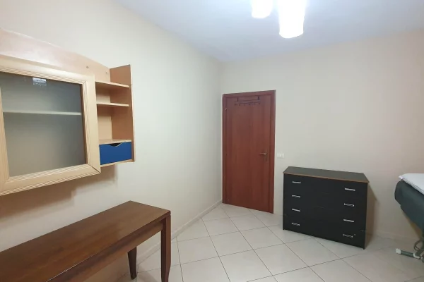Shtepi me qera Apartament ne Tirane, 2+1, Mobilimi E mobiluar, Pagesa 50,000  Leke.