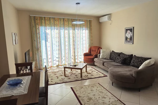 Shtepi me qera 2+1 ne Tirane - 50,000 Leke