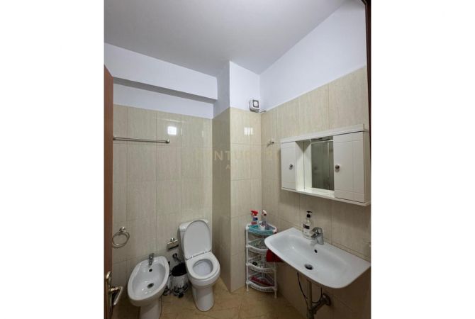 Shtepi me qera Apartament ne Tirane, 1+1, Mobilimi E mobiluar, Pagesa 430  Euro.