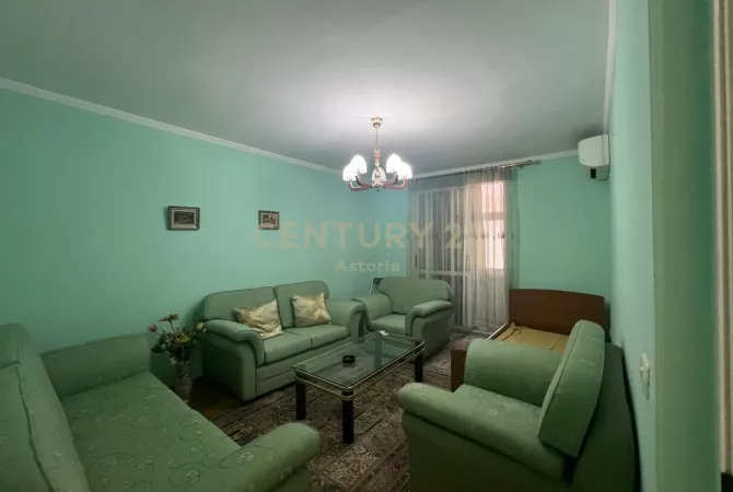 Shtepi me qera 2+1 ne Tirane - 550 Euro