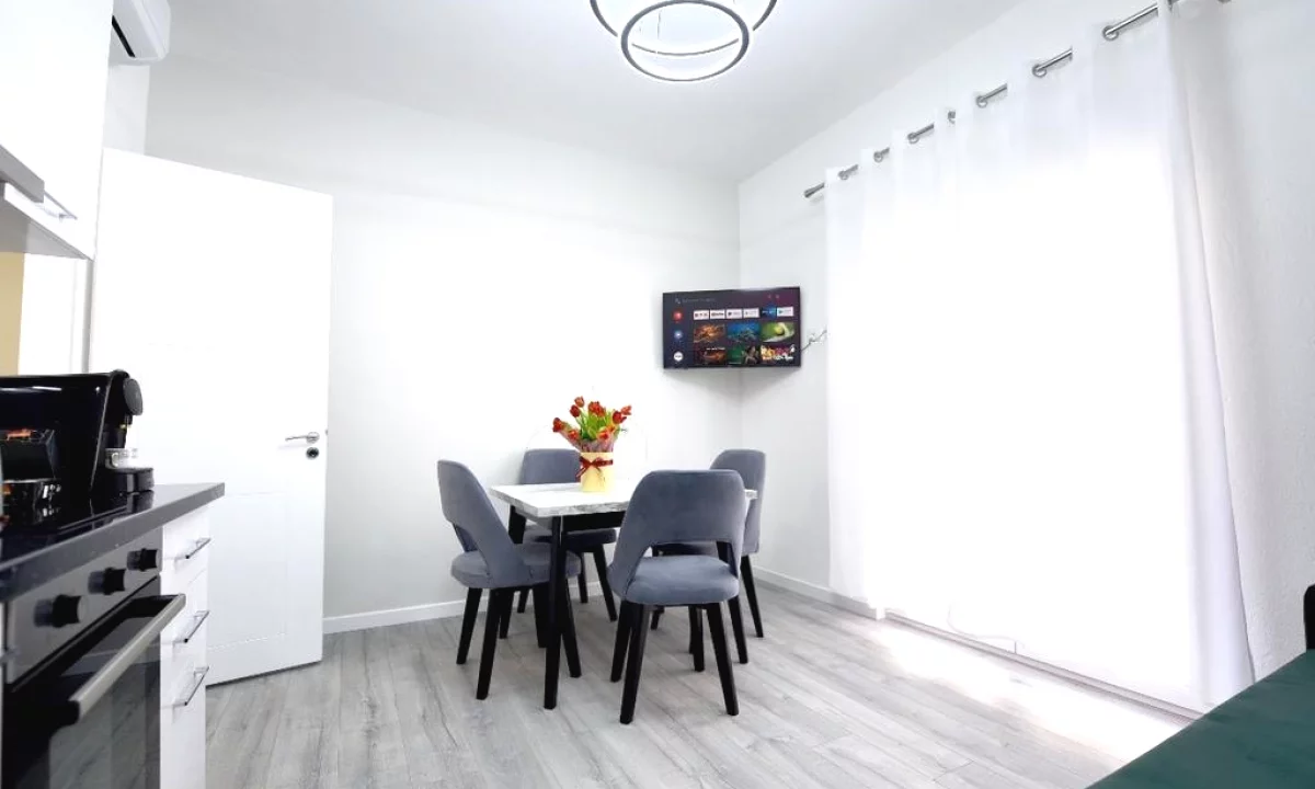 Shtepi me qera Apartament ne Tirane, 1+1, Mobilimi E mobiluar, Pagesa 500  Euro.