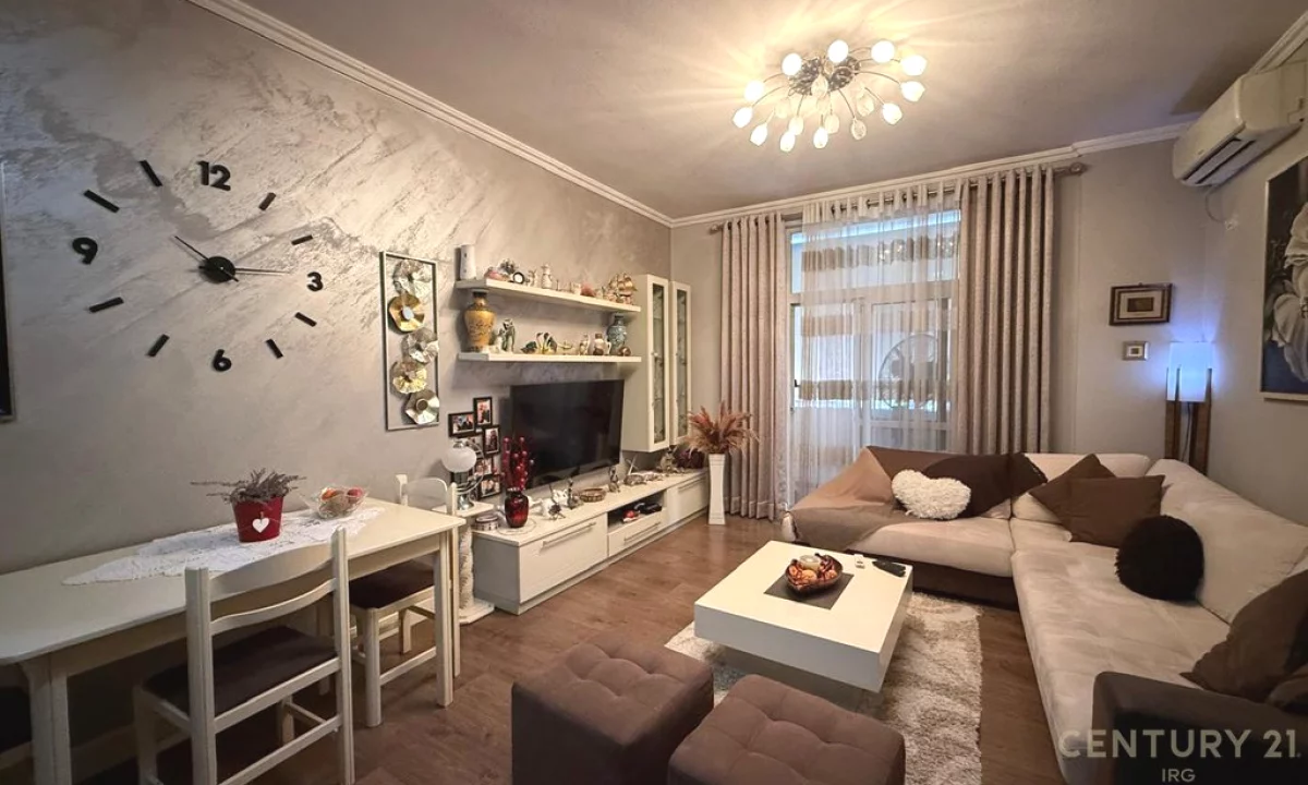 Shtepi ne shitje Apartament ne Tirane, 1+1, Mobilimi E mobiluar, Pagesa 225,000  Euro.