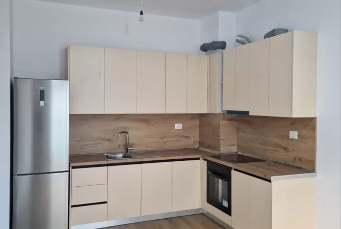 Shtepi me qera 2+1 ne Tirane - 390 Euro
