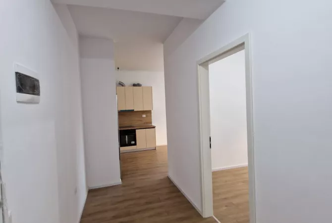 Shtepi me qera Apartament ne Tirane, 2+1, Mobilimi Pjeserisht e mobiluar, Pagesa 390  Euro.