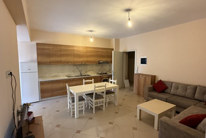 Shtepi me qera 2+1 ne Tirane - 40,000 Leke