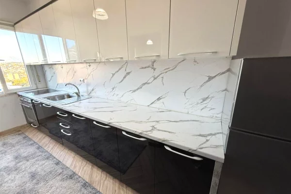 Shtepi me qera Apartament ne Tirane, 1+1, Mobilimi E mobiluar, Pagesa 500  Euro.