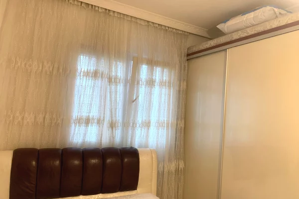 Shtepi ne shitje Apartament ne Tirane, 1+1, Mobilimi E mobiluar, Pagesa 100,000  Euro.