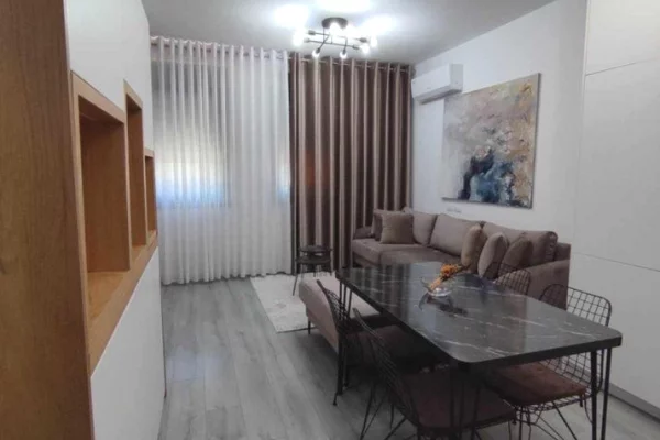 Shtepi me qera 1+1 ne Tirane - 450 Euro