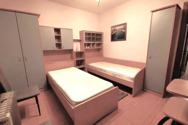 Shtepi me qera Apartament ne Tirane, 2+1, Mobilimi E mobiluar, Pagesa 900  Euro.