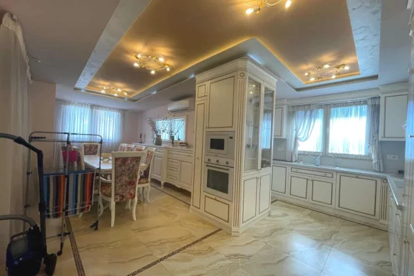 Shtepi ne shitje 4+1 ne Tirane - 432,000 Euro